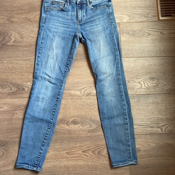 Gap True Skinny Jean Mid-Rise Size 27 Short Medium Indigo Wash - Picture 3 of 8